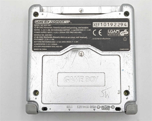 Gameboy Advance SP - Model AGS-001 - Platinum - I Original Kasse - Konsol - SNR XEF12055643 (B Grade) (Genbrug)
